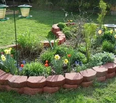 Огорожа для клумби своїми руками фото, поради, інструкції (огорожу) Огорожа для клумби своїми руками фото, поради, інструкції