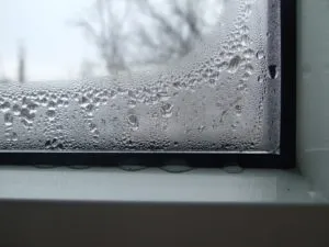 Чому замерзають і пітніють вікна на балконі - причини і рекомендації (балконі) Чому замерзають і пітніють вікна на балконі - причини і рекомендації