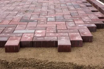 Пол в гаражі з тротуарної плитки (гаражі) Пол в гаражі з тротуарної плитки