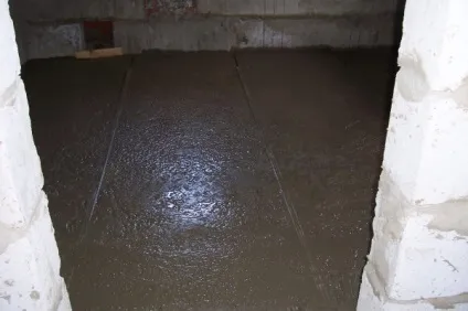 Пол в підвалі приватного будинку відео-інструкція як зробити своїми руками, особливо стяжки, ціна, (своїми) Пол в підвалі приватного будинку відео-інструкція як зробити своїми руками, особливо стяжки, ціна,