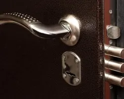 Переваги сталевих дверей