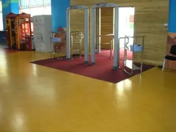 промисловий лінолеум