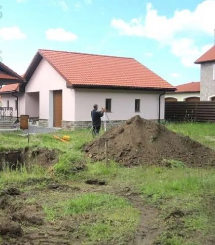 Розробка грунту екскаватором в котловані, в траншеї, зворотна лопата
