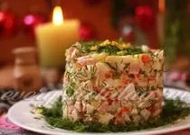 Салат з копченою ковбасою - соломка