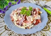 Салат з копченою ковбасою - соломка