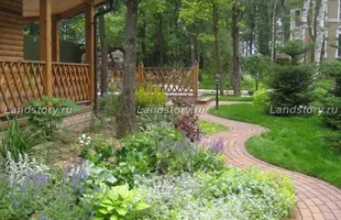 Садові доріжки з бруківки на дачі, красиві фото, укладання (доріжки) Садові доріжки з бруківки на дачі, красиві фото, укладання