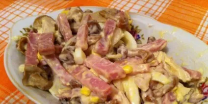 Салат з маринованими опеньками - рецепти з фото, калорійність (салат маринованими опеньками) Салат з маринованими опеньками - рецепти з фото, калорійність