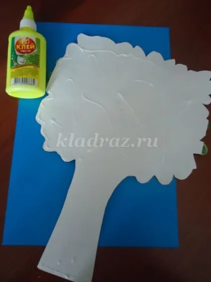 весняне дерево