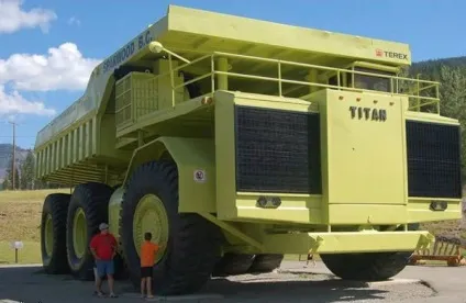 Найбільший вантажівка в світі машина розміром з будинок (Terex Titan Дженерал) Найбільший вантажівка в світі машина розміром з будинок