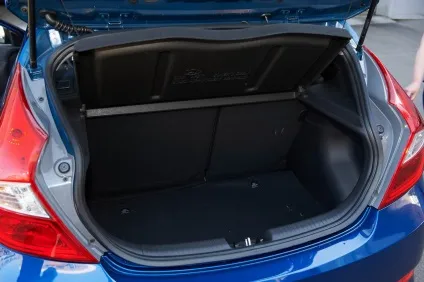 Шкода рапід (skoda rapid) або Хендай Соляріс (hyundai solaris) - порівняння двох бюджетних (skoda) Шкода рапід (skoda rapid) або Хендай Соляріс (hyundai solaris) - порівняння двох бюджетних