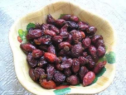 Шипшина знижує або підвищує тиск (підвищує) Шипшина знижує або підвищує тиск
