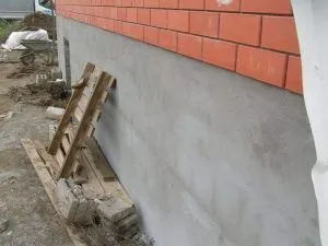 Штукатурка цоколя вибір матеріалу і процес роботи (матеріалу) Штукатурка цоколя вибір матеріалу і процес роботи