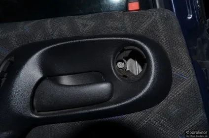 Зняття, розбирання і ремонт замку задніх дверей vectra b (двері) Зняття, розбирання і ремонт замку задніх дверей vectra b