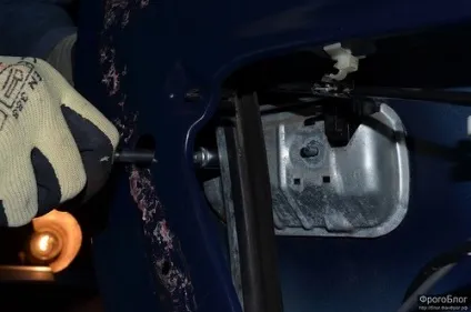 Зняття, розбирання і ремонт замку задніх дверей vectra b (задній) Зняття, розбирання і ремонт замку задніх дверей vectra b