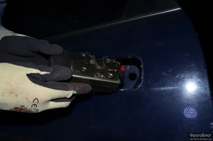 Зняття, розбирання і ремонт замку задніх дверей vectra b (двері) Зняття, розбирання і ремонт замку задніх дверей vectra b