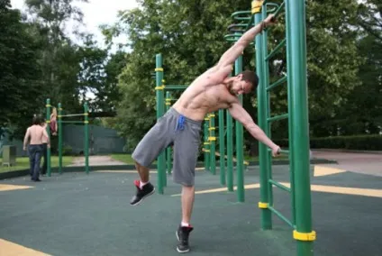 Streetworkout від Данила Черкасова вправи на майданчику