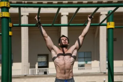 Streetworkout від Данила Черкасова вправи на майданчику