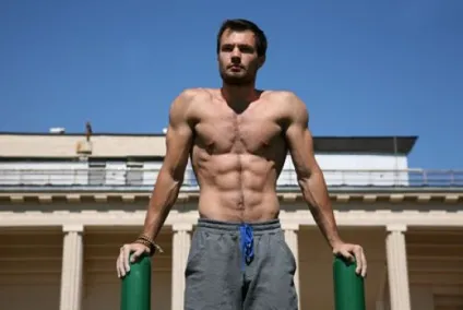 Streetworkout від Данила Черкасова вправи на майданчику