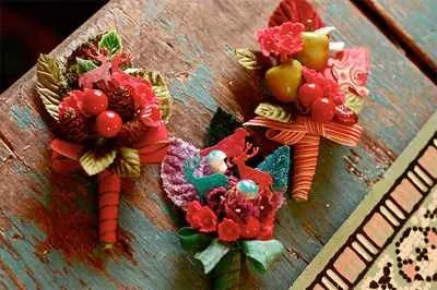 Весільні бутоньєрки своїми руками для нареченого, свідків, гостей - цікаве рукоділля (подарунків) Весільні бутоньєрки своїми руками для нареченого, свідків, гостей - цікаве рукоділля