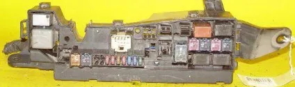 Схема блоків запобіжників toyota corolla Е120-е130 (схема) Схема блоків запобіжників toyota corolla Е120-е130