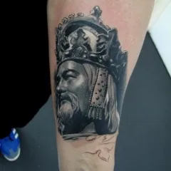 Татуювання корона - значення, ескізи тату і фото (татуювання) Татуювання корона - значення, ескізи тату і фото