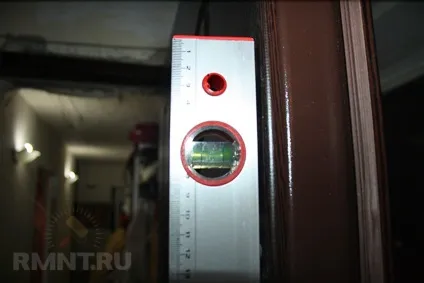 Установка вхідних металевих дверей (двері металеві вхідні) Установка вхідних металевих дверей