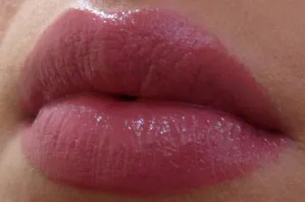 Зволожуюча губна помада з колагеном hydra extreme від maybelline - відгуки, фото і ціна (помада для губ в стик) Зволожуюча губна помада з колагеном hydra extreme від maybelline - відгуки, фото і ціна