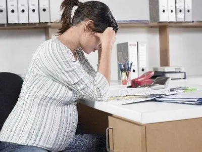 Звільнення матері-одиночки за власним бажанням і з ініціативи роботодавця (бажанням) Звільнення матері-одиночки за власним бажанням і з ініціативи роботодавця