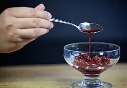 Вишневий десерт з вершками (рецепт з фото)