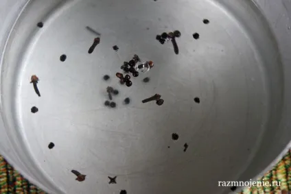 Хрусткі мариновані огірки на зиму в банках (мариновані) Хрусткі мариновані огірки на зиму в банках