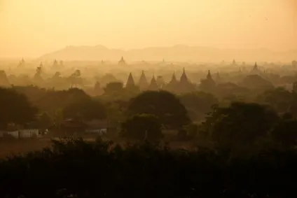 Заходи і світанки в Багану де зустрічати (подорожі) Заходи і світанки в Багану де зустрічати