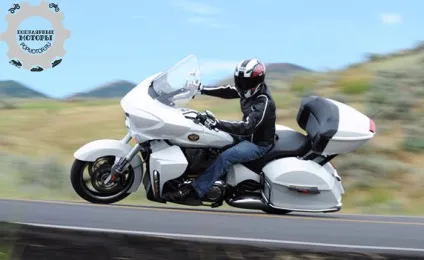 10 Кращих туристичних мотоциклів (Can-Am Spyder Limited) 10 Кращих туристичних мотоциклів