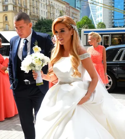 12 Самих гучних весіль 2015 року - новини життя (Міла Куніс і Ештон Катчер) 12 Самих гучних весіль 2015 року - новини життя