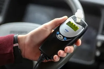 Алкозамок в автомобілі плюси і мінуси (алкозамок) Алкозамок в автомобілі плюси і мінуси