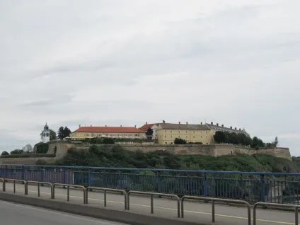 Angiola, нудно, як в Боснії на травневі свята (angiola) Angiola, нудно, як в Боснії на травневі свята