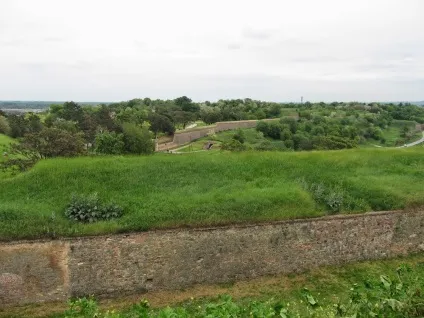 Angiola, нудно, як в Боснії на травневі свята (angiola) Angiola, нудно, як в Боснії на травневі свята