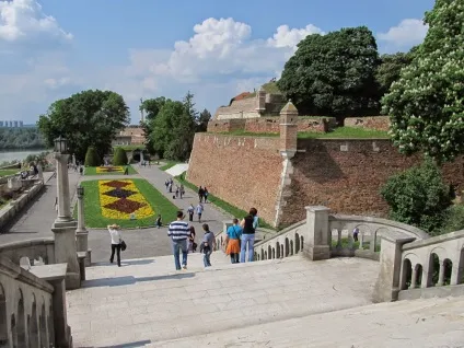 Angiola, нудно, як в Боснії на травневі свята (angiola) Angiola, нудно, як в Боснії на травневі свята