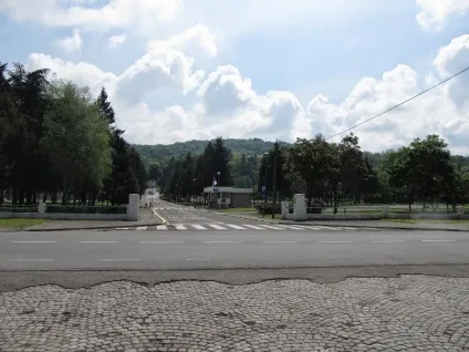 Angiola, нудно, як в Боснії на травневі свята (angiola) Angiola, нудно, як в Боснії на травневі свята
