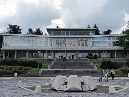 Angiola, нудно, як в Боснії на травневі свята (angiola) Angiola, нудно, як в Боснії на травневі свята