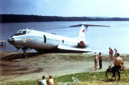 Аварійні посадки на воду (авіашколі фюзеляж пустили) Аварійні посадки на воду