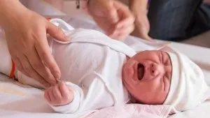 Ось чому новонароджений плаче перед сном! (Чому) Ось чому новонароджений плаче перед сном!