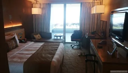 Басейн на даху в Сінгапурі - готель marina bay sands (Сінгапурі) Басейн на даху в Сінгапурі - готель marina bay sands