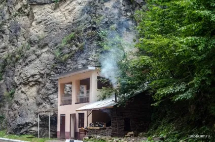 Чегемские водоспади і Чегемській ущелині, Кабардино-Балкарія (водоспади) Чегемские водоспади і Чегемській ущелині, Кабардино-Балкарія