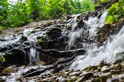Чегемские водоспади і Чегемській ущелині, Кабардино-Балкарія (водоспади) Чегемские водоспади і Чегемській ущелині, Кабардино-Балкарія