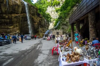 Чегемские водоспади і Чегемській ущелині, Кабардино-Балкарія (водоспади) Чегемские водоспади і Чегемській ущелині, Кабардино-Балкарія