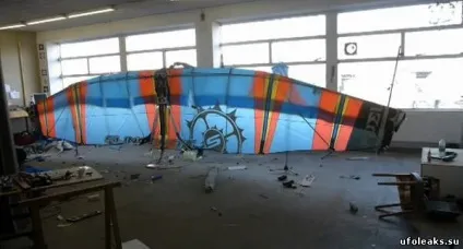 Людина полетів махаючи крильми як птах (час) Людина полетів махаючи крильми як птах