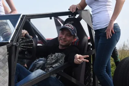 Челябінец зібрав в гаражі родстер на манер американського rat rod (своїми руками) Челябінец зібрав в гаражі родстер на манер американського rat rod