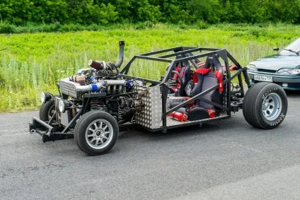 Челябінец зібрав в гаражі родстер на манер американського rat rod (автомобіль) Челябінец зібрав в гаражі родстер на манер американського rat rod