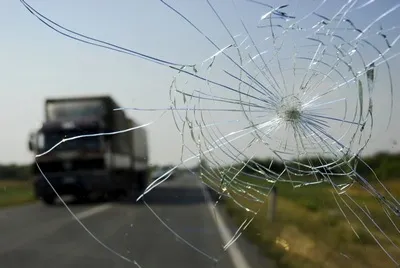 Що робити якщо тріснуло лобове скло (скло) Що робити якщо тріснуло лобове скло