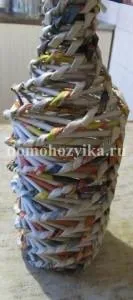 Декор пляшки-спосіб виготовлення з фото (плетіння з газет) Декор пляшки-спосіб виготовлення з фото